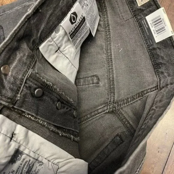 Levi's Premium | 501 Original High Rise Shorts - Picture 8 of 12